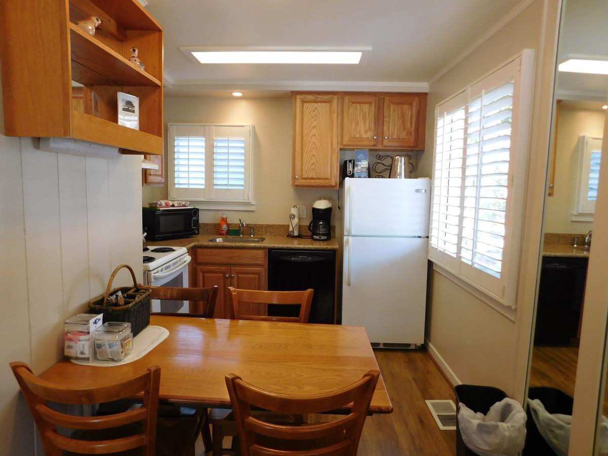 Pine Acres Lodge Pacific Grove Dış mekan fotoğraf
