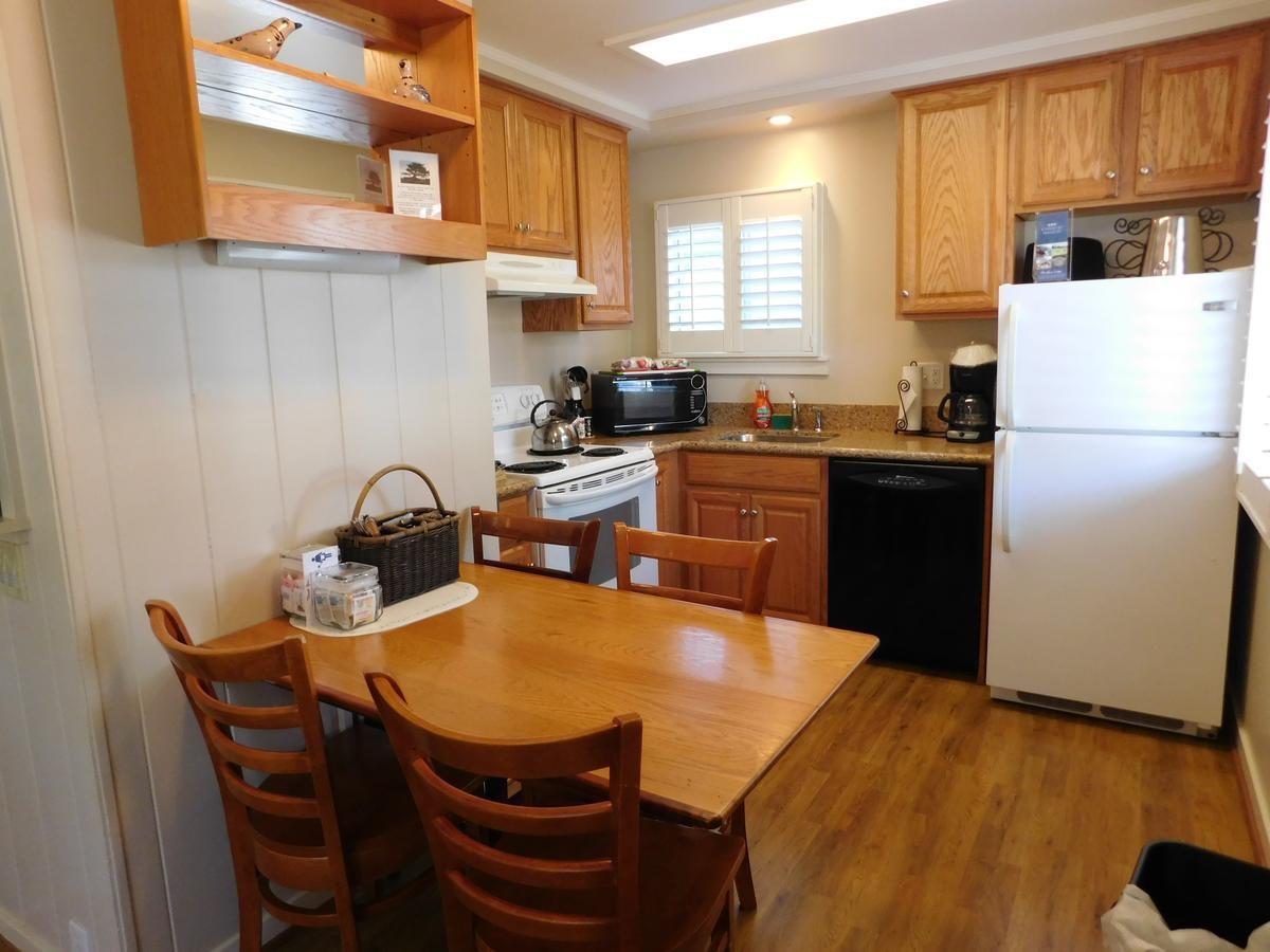 Pine Acres Lodge Pacific Grove Dış mekan fotoğraf